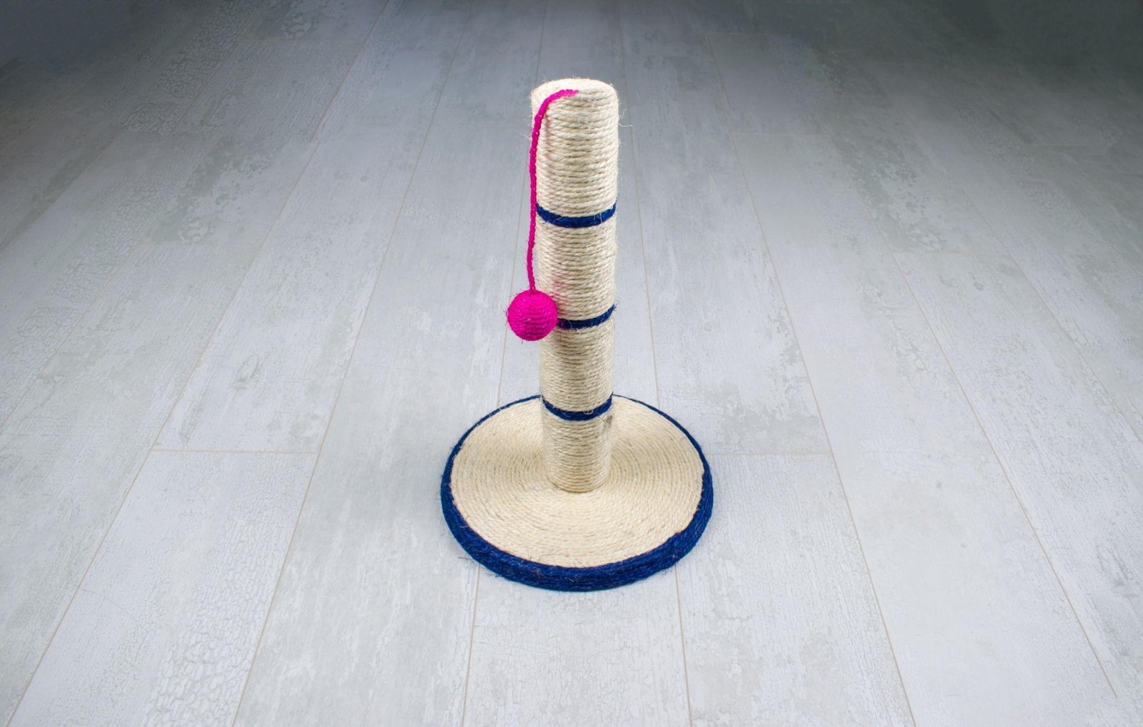 jjj Cat Scratching Post with Sisal Rope – Durable Indoor Cat Scratch Tower with Hanging Toy - Image 1