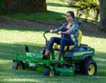 Z315E ZTrak Mower with 42-in. Deck - Image 16